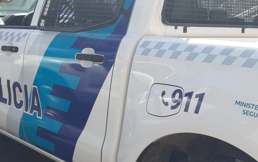 Dos adolescentes asaltaron en Berisso a un hombre y los terminaron entregando a sus padres