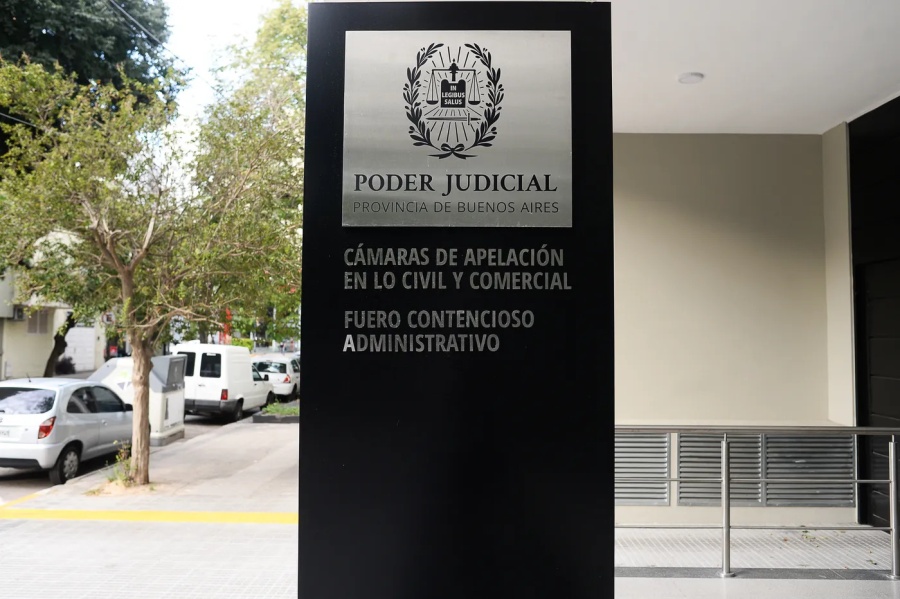 Kicillof oficializó la designación de jueces, fiscales y defensores oficiales para La Plata