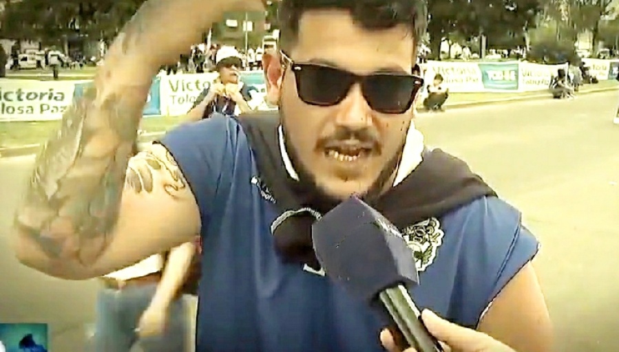 El hincha de Gimnasia que es viral por hablar con acento colombiano: ”Siempre jodo con esto por culpa de la serie Narcos”