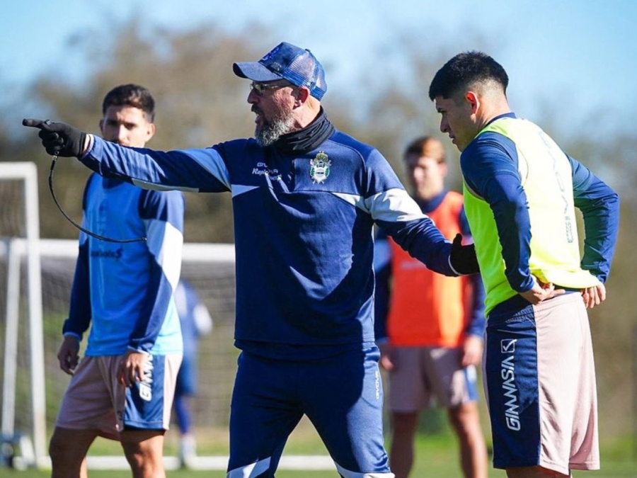 Orfila borró a tres jugadores, convocó por primera vez a dos juveniles y declaró prescindible a un referente