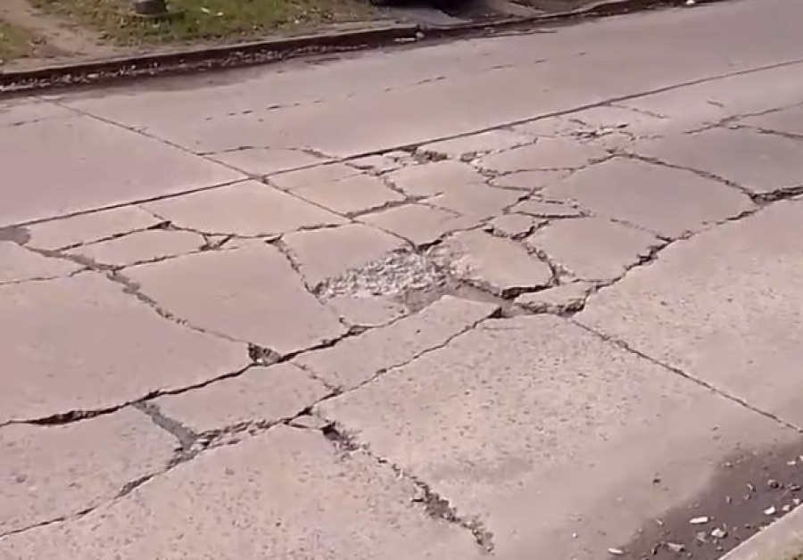 En 120 y 36 se quejan por el mal estado de la calle