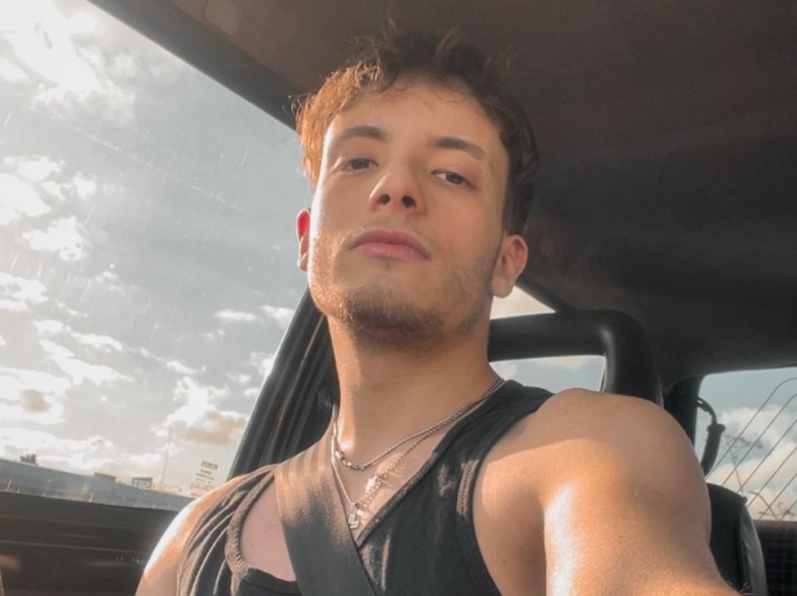 La chica con la que salía le revisó el celular, él se vengó y se comió un garrón: ”Te tenés que ir”