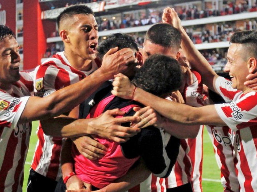 Se lastimó otro futbolista de Estudiantes y Domínguez suma otro problema para el viernes