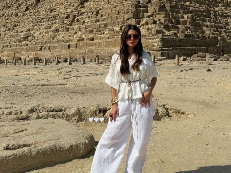 Sofía Gonet conquistó las pirámides con humor, estilo y mucho calor