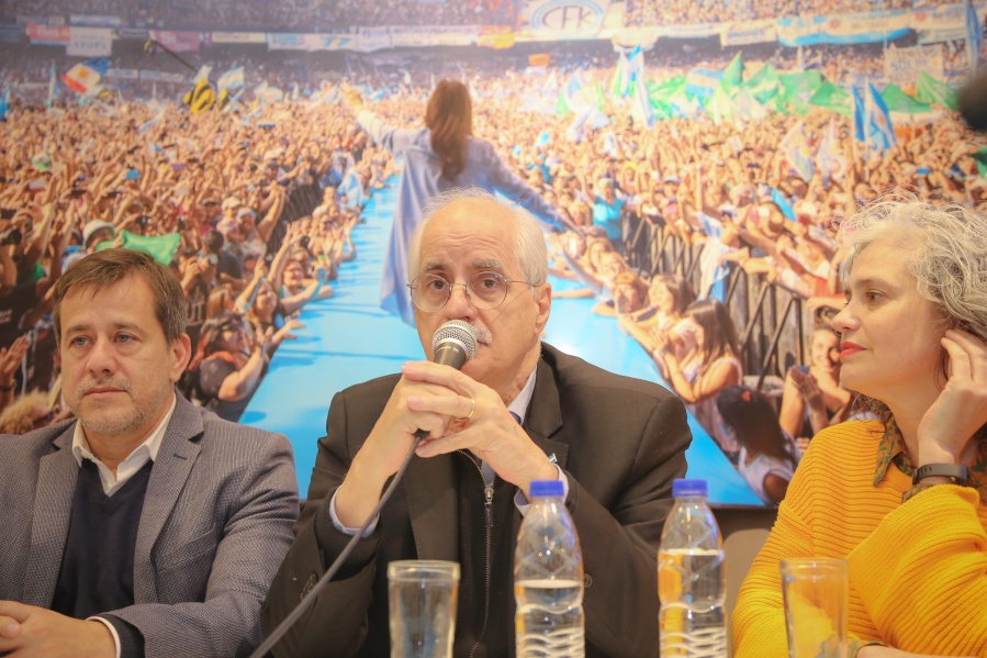 Taiana cuestionó la intromisión electoral de Trump en el país: “Basta de extorsionar al pueblo argentino”