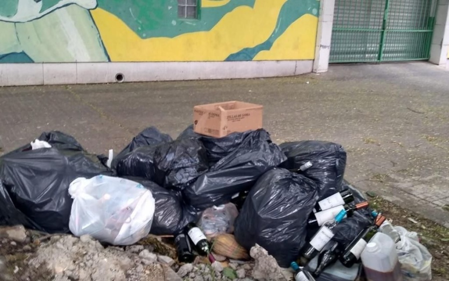 Vecinos de 65 entre 4 y 5 reclaman por la recolección de residuos