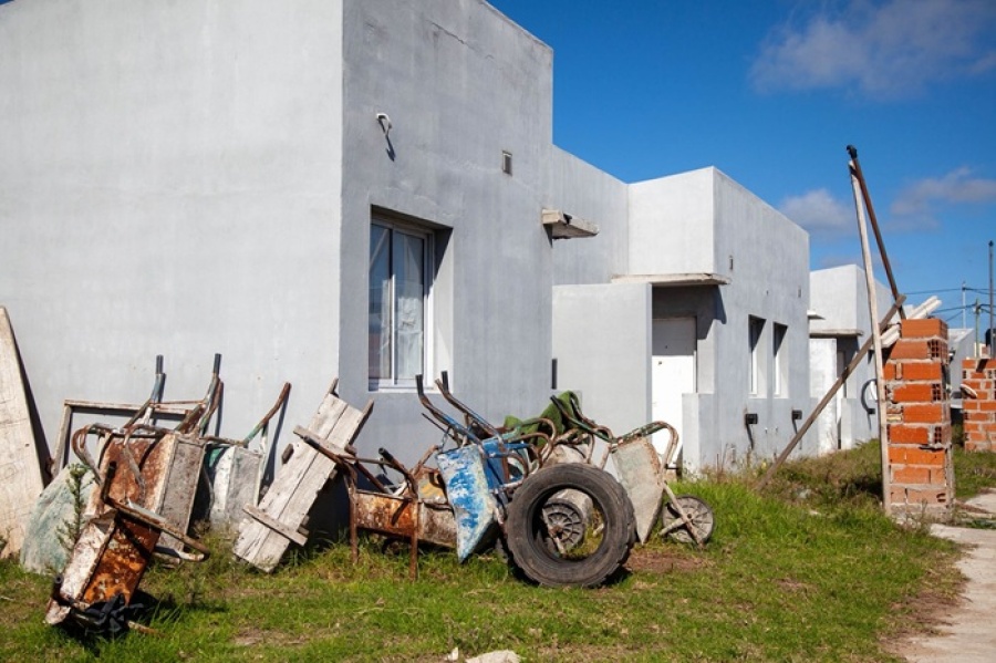 La Provincia de Buenos Aires finalizará 897 viviendas paralizadas por Nación