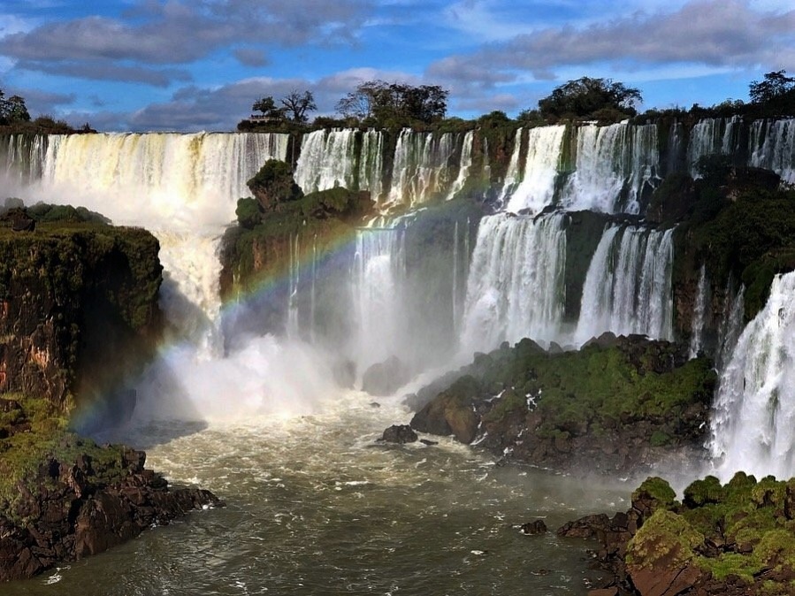 Más de 2 millones de turistas viajaron durante el fin de semana XXL y gastaron 106 millones de pesos