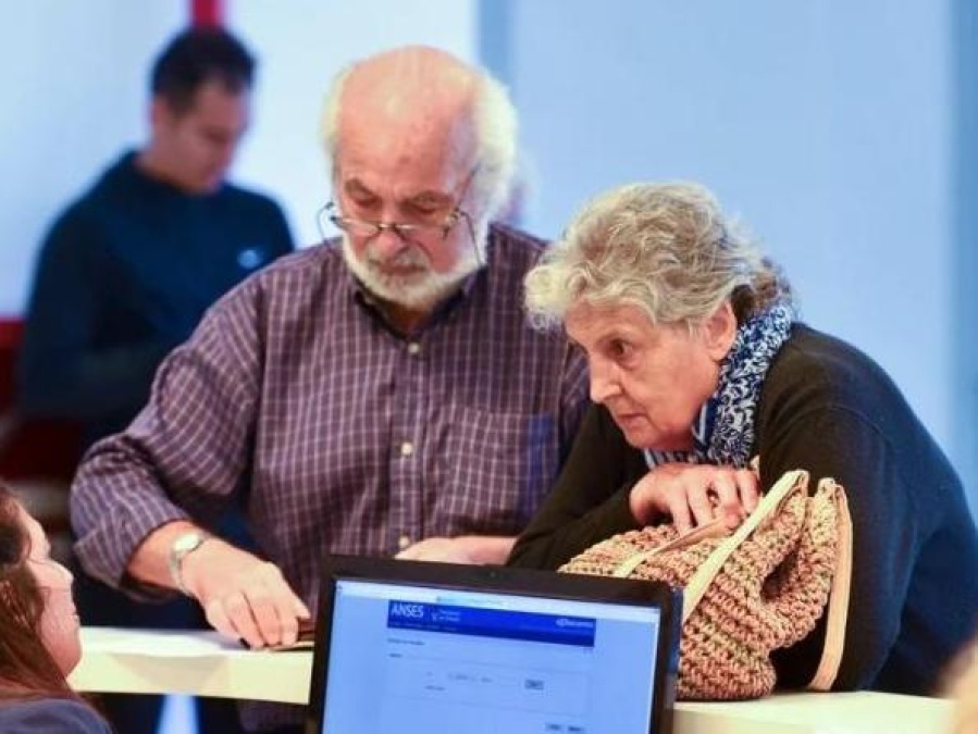 Advierten que los ingresos de los jubilados valen un 45% menos que el año pasado