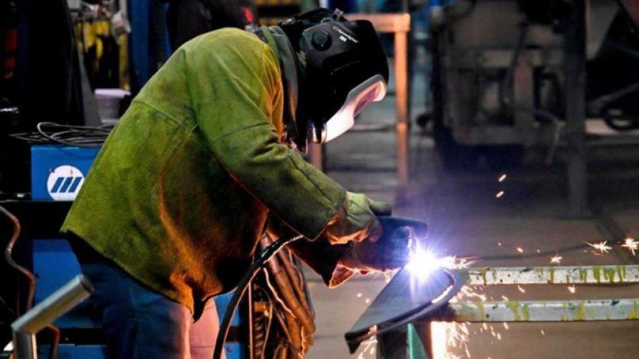 La industria repuntó en septiembre tras dos caídas y creció 2,7% mensual