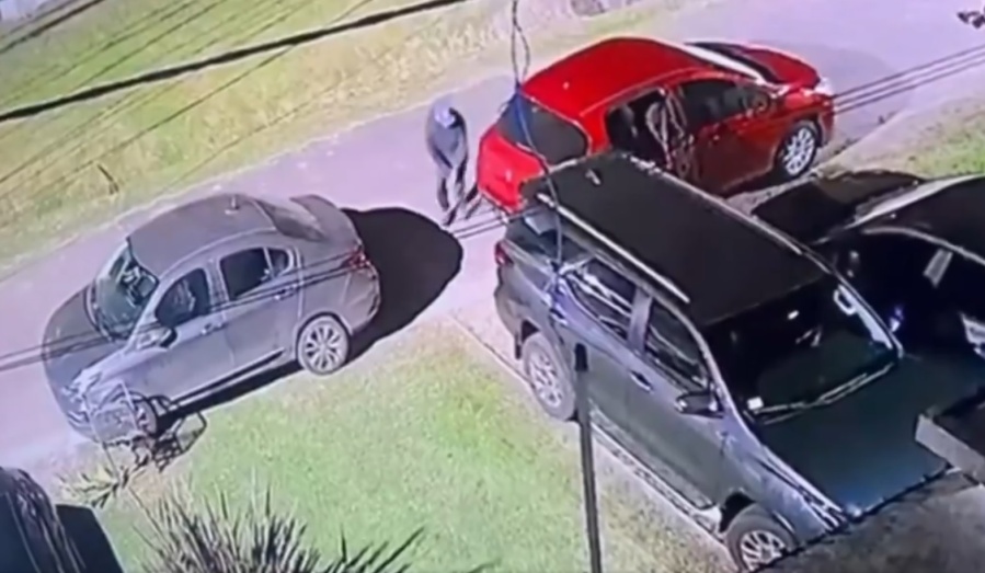 A metros de la República de los Niños, los ”roba ruedas” no perdonaron y actuaron en 40 segundos