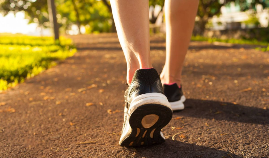 Los beneficios de salir a caminar diariamente
