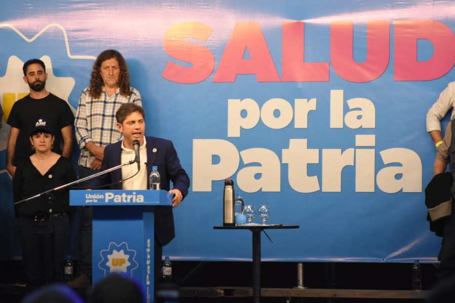 Ante 10 mil trabajadores de la salud, Kicillof llamó a no mirar encuestas y militar casa por casa porque ”nada está escrito”