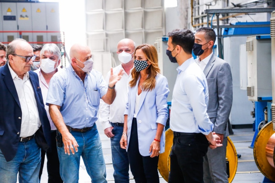 Victoria Tolosa Paz recorrió Lanús y afirmó que están decididos a ”defender el bolsillo de los trabajadores”