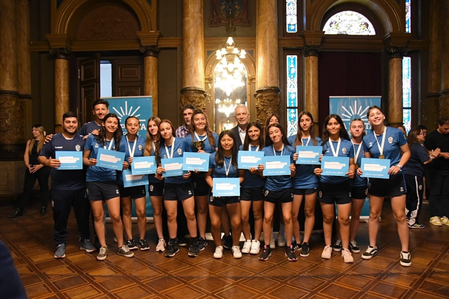 Alak distinguió a los 54 platenses que ganaron medallas de oro, plata y bronce en los Juegos Bonaerenses 2024