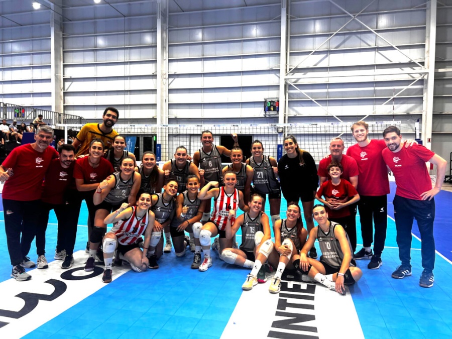 De Ezeiza a UNO: La visita especial de la Selección que recibió el plantel de vóley femenino antes del clásico con las Lobas