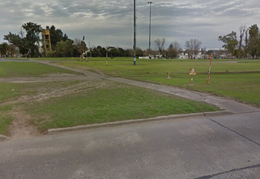 Vecinos se quejaron del mal estado de los senderos en la rambla de 72