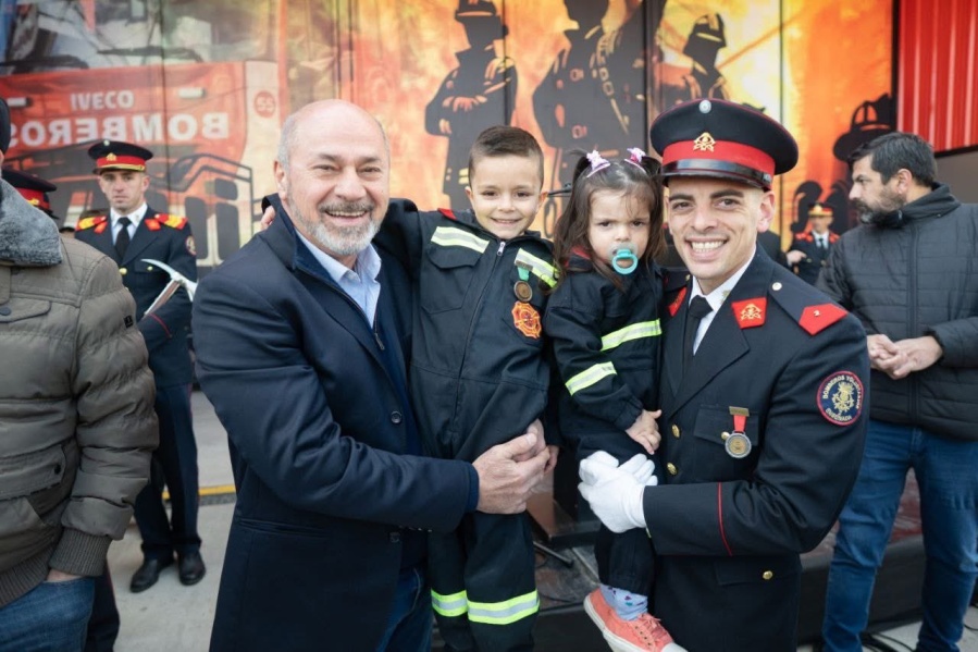 Secco: “Este cuartel es también una forma de reconocer y respaldar la labor diaria de nuestros bomberos”