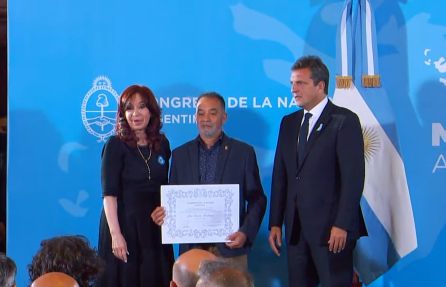 Cristina Kirchner y Sergio Massa homenajearon excombatientes en el Congreso: ”Junto a las Madres, parieron la democracia”