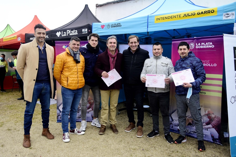 Con habilitaciones exprés, atención médica y vacunación de mascotas, se realizó otra edición del programa ”Barrio por Barrio”