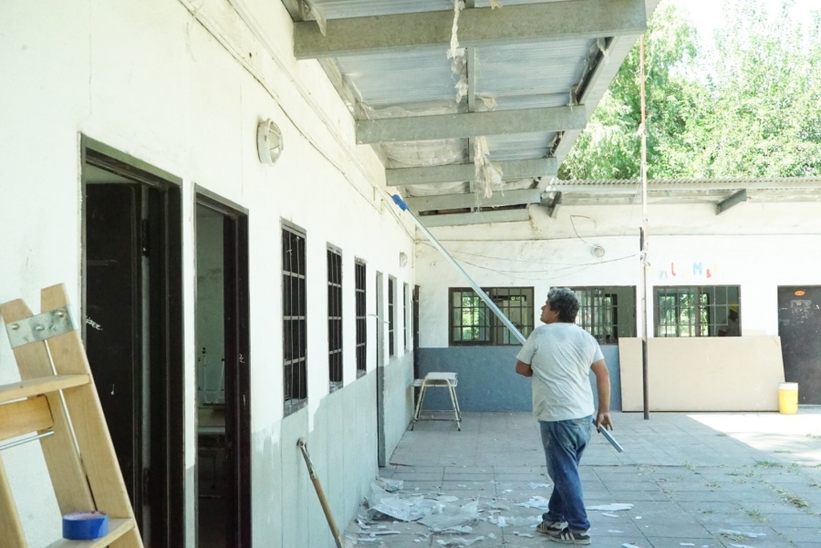 Avanzan con la primera etapa del plan para poner a punto 100 escuelas de La Plata