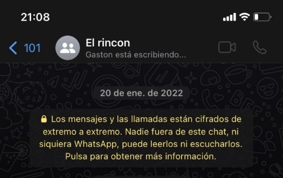 Hizo un chiste en el grupo de WhatsApp de sus amigos y lo mandaron al rincón: ”Reflexionen”