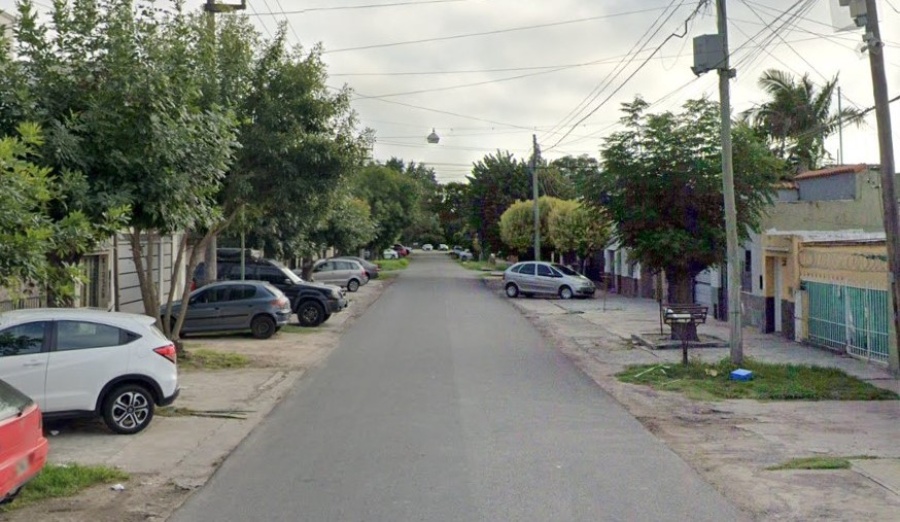 Intentaron robarle a un matrimonio de jubilados en La Plata y escaparon tras activarse la alarma vecinal