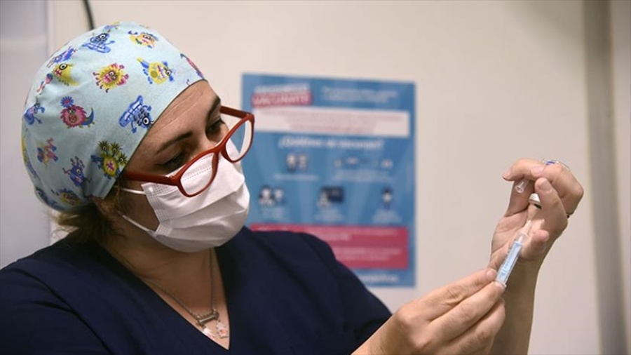 Campaña nacional de vacunación contra el COVID para niños de 6 meses a 3 años en La Plata