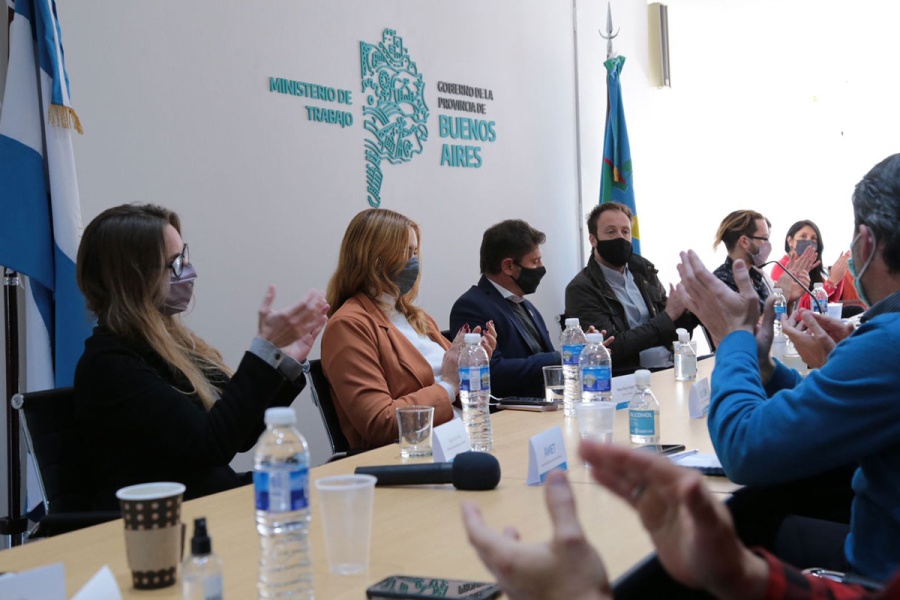 La Provincia anunció un incremento del 25% en el salario de septiembre de los trabajadores estatales