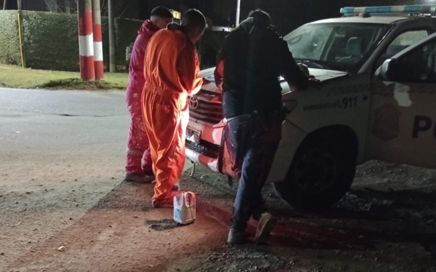 Detienen a nueve sujetos que pintaron un barrio de La Plata con los colores de Estudiantes