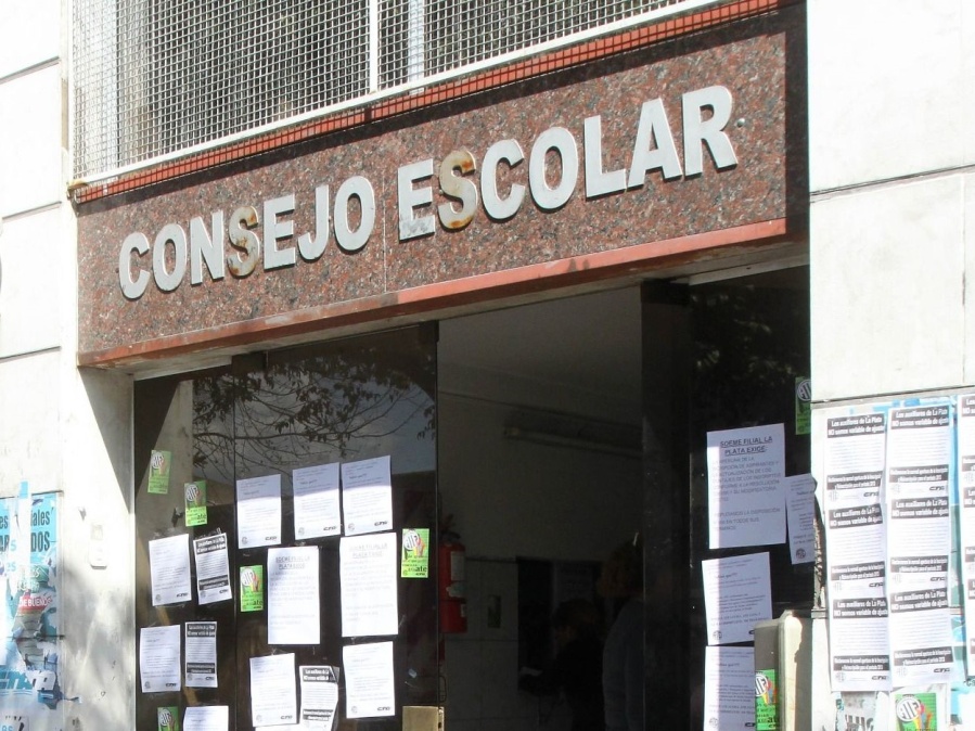 Personas trans denuncian incumplimiento del cupo laboral dentro del Consejo Escolar platense