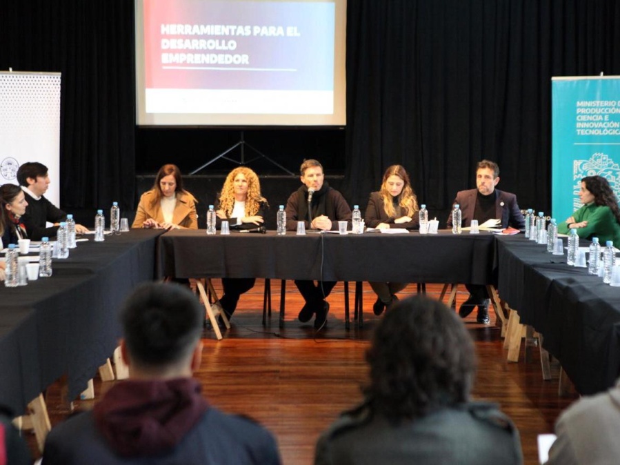 Lanzaron créditos a tasa cero, capacitaciones, asesoramiento y más medidas para emprendedores en La Plata