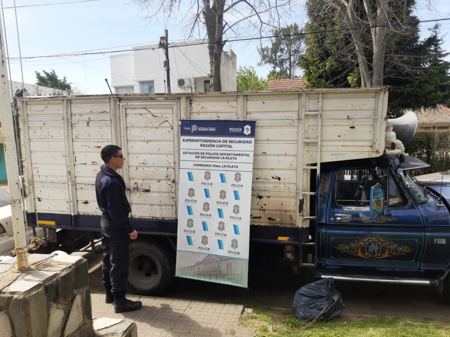 En City Bell atraparon a dos delincuentes que se dedicaban al robo y desguace de autos