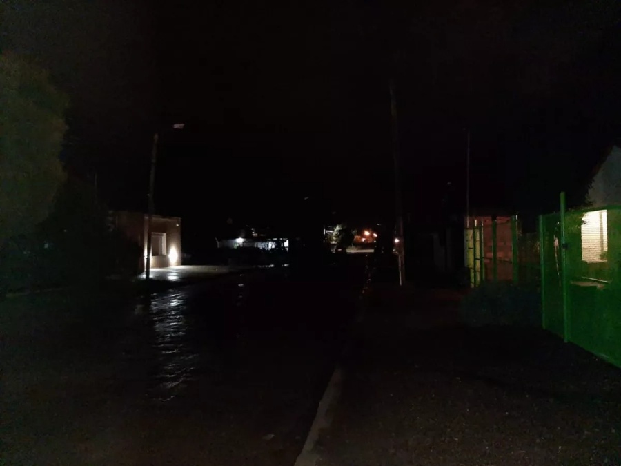 ”Es una boca de lobo”: vecinos exigen que se coloquen luminarias urgente en Los Hornos