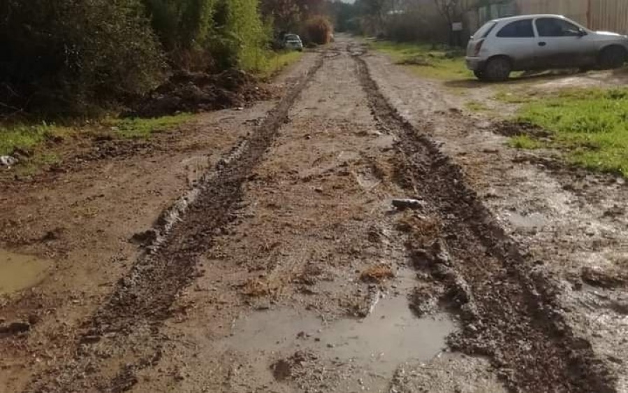 Vecinos de City Bell reclaman por el arreglo de una calle “imposible de transitar”