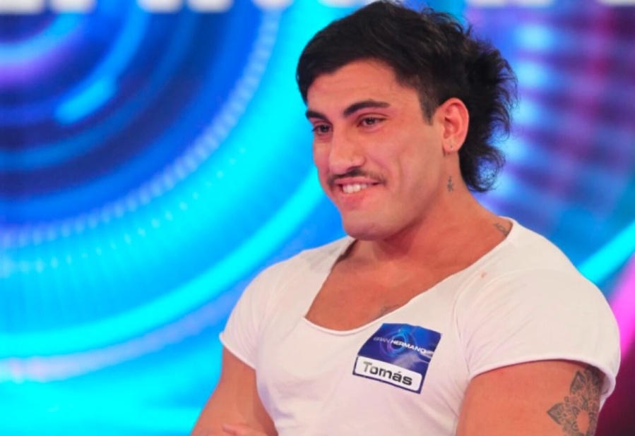 Reapareció Tomás Holder, convocó a sus seguidores y les hizo un regalo insólito