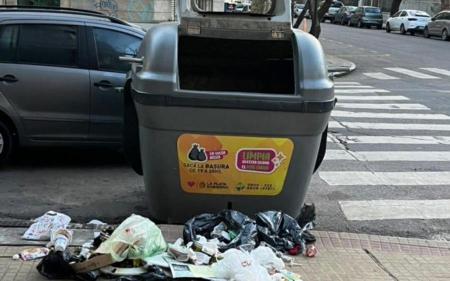 Cansados de reclamar, frentistas denuncian el desborde de los contenedores de basura de calle 3 y 54
