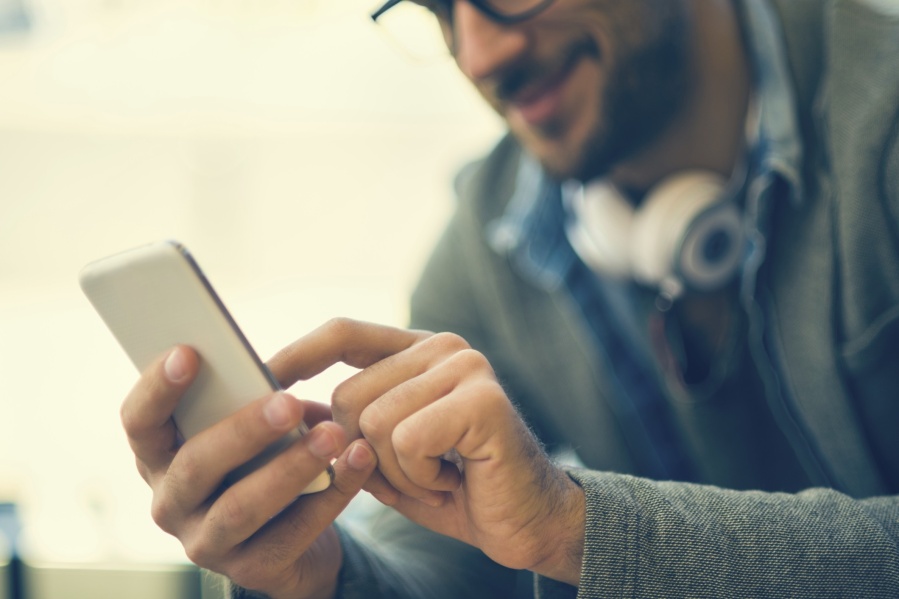 Le envió un mensaje por error a su peluquero y terminó siendo viral
