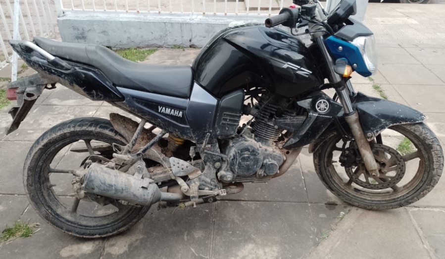 Detuvieron a un motociclista que evadió un control y circulaba con una moto robada desde hace más de 10 años