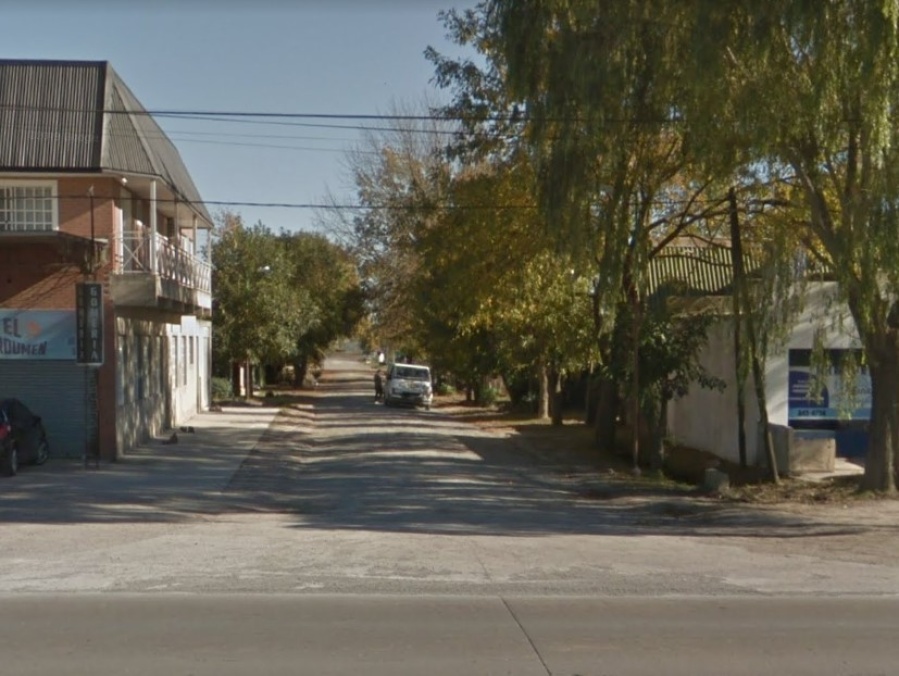 Vecinos de Etcheverry exigen la limpieza de zanjas en la calle 213