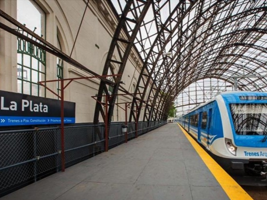 Momento de máxima tensión en La Plata: un hombre provocó destrozos y agresiones en la Estación de Trenes