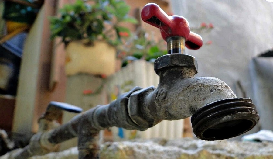 En 25 y 511 reclamaron por falta de agua en la zona