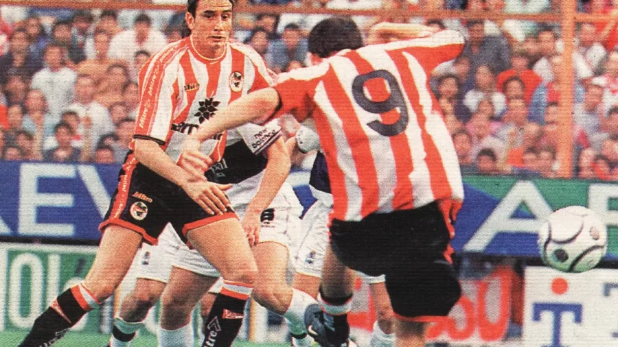 De enemigo a ídolo: ¿Qué jugador pasó del odio al amor con un viejo rival de los clásicos platenses? 