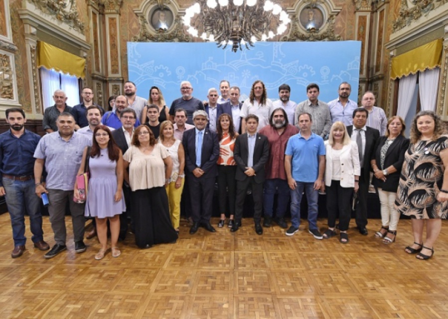 Se cerró el acuerdo paritario con estatales y docentes: ”Seguimos transitando un camino de recuperación del salario”