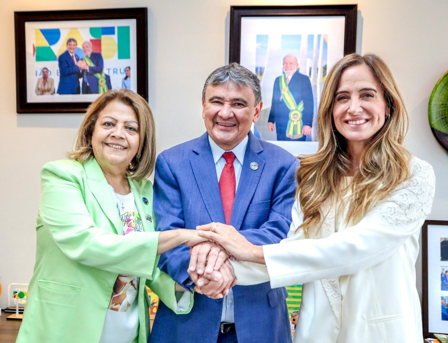 Desde Brasil, Tolosa Paz calificó el modelo de gobierno que aplica Javier Milei como “deshumanización”