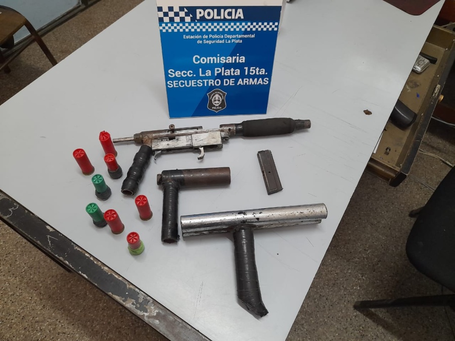 Estaba prófugo por un homicidio y lo detuvieron en Olmos con dos armas tumberas en su poder
