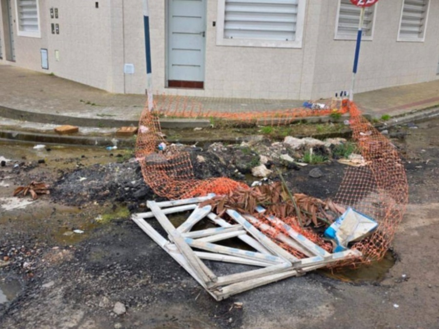 Vecinos de Villa Elvira denuncian abandono de obras y calles intransitables en calle 82 y 8 bis