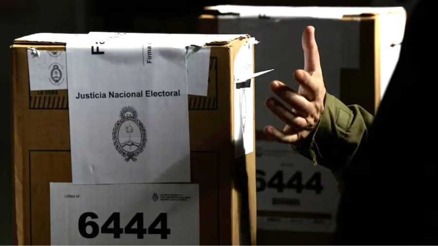 “Usted ya votó”: el insólito momento que vivió una señora en La Plata