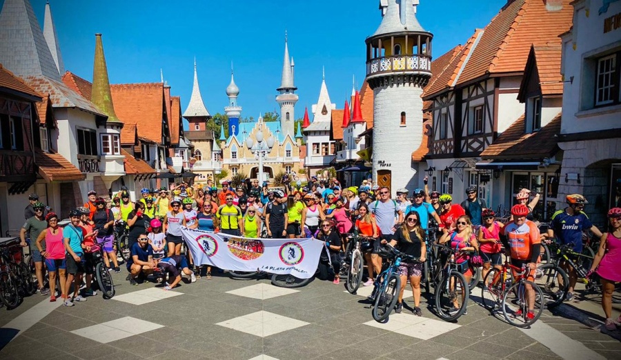 Un juguete, una sonrisa: Realizarán una pedaleada solidaria por el Día de la Niñez en La Plata