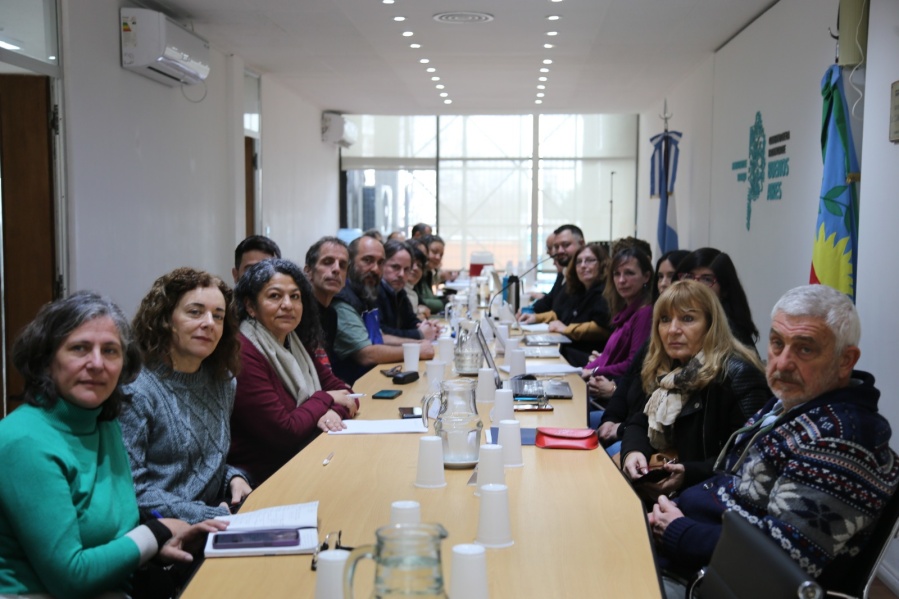 Oficializaron el aumento salarial para los estatales y docentes bonaerenses, y le pusieron fecha a la próxima negociación